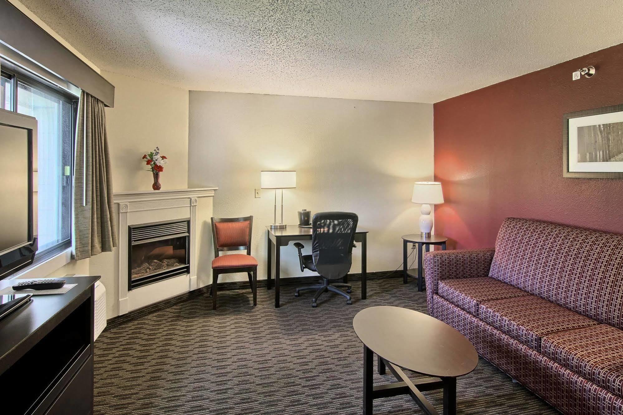 Blossom Hotel & Suites Traverse City Exterior foto